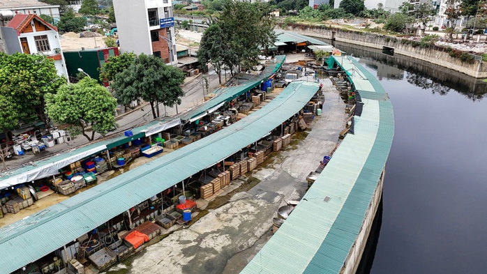 Hà Nội tiếp tục yêu cầu xử lý dứt điểm vụ "chợ La Khê trái phép 10 năm không ai biết"- Ảnh 1. Hà Nội tiếp tục yêu cầu xử lý dứt điểm vụ "chợ La Khê trái phép 10 năm không ai biết"- Ảnh 1.