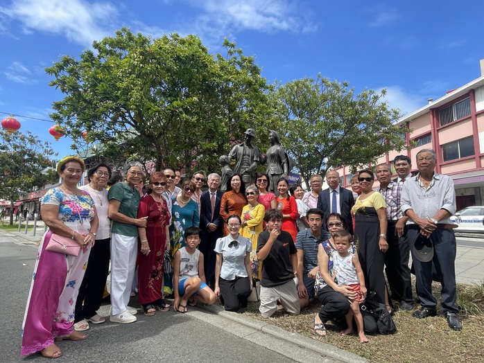 Khai trương Tủ sách tiếng Việt tại New Caledonia- Ảnh 3. Khai trương Tủ sách tiếng Việt tại New Caledonia- Ảnh 3.