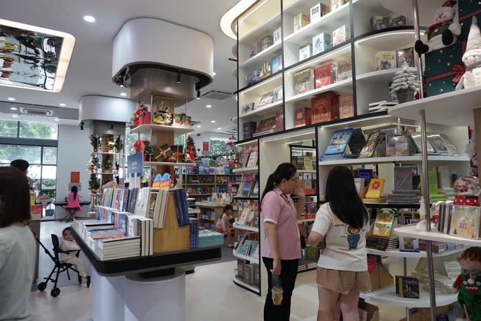Khánh thành khu vườn sách tại công viên Bình Phú quận 6- Ảnh 3. Khánh thành khu vườn sách tại công viên Bình Phú quận 6- Ảnh 3.