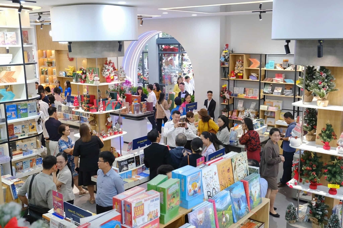 Khánh thành khu vườn sách tại công viên Bình Phú quận 6- Ảnh 2. Khánh thành khu vườn sách tại công viên Bình Phú quận 6- Ảnh 2.
