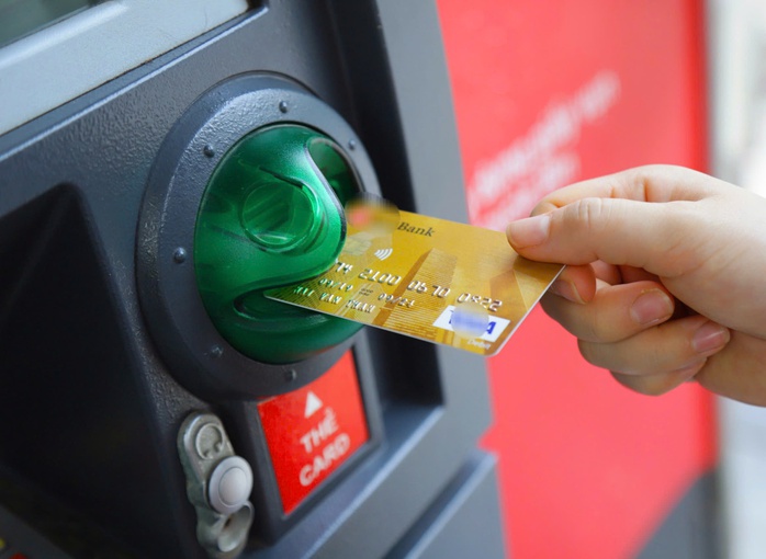 Sau 1-1-2025, thẻ chưa xác thực sinh trắc học có rút được tiền từ máy ATM?- Ảnh 1. Sau 1-1-2025, thẻ chưa xác thực sinh trắc học có rút được tiền từ máy ATM?- Ảnh 1.