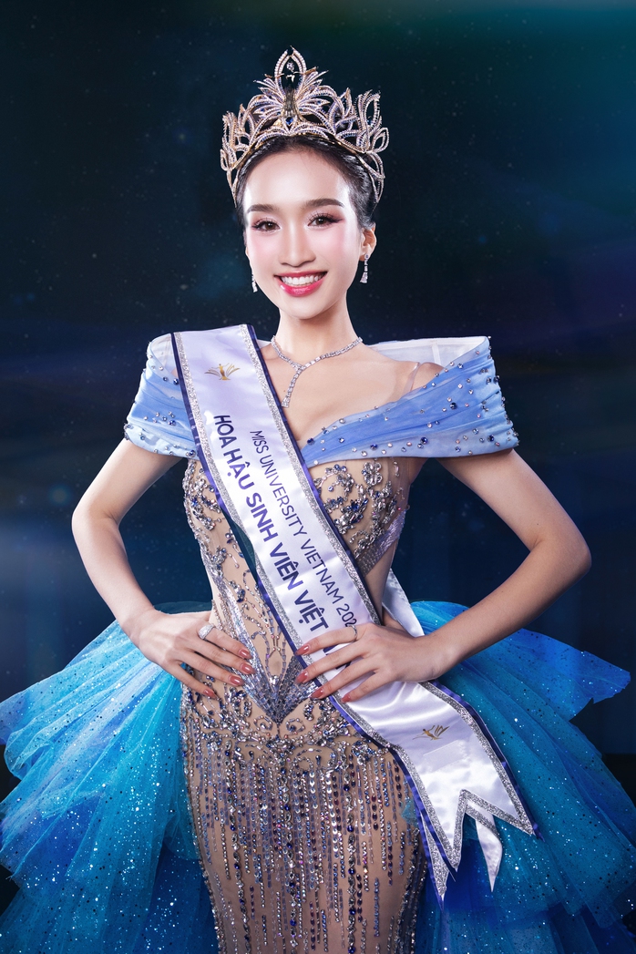 Đăng quang "Hoa hậu Sinh viên Việt Nam 2024", Dương Trà Giang nhận thưởng 12 tỉ đồng- Ảnh 2. Đăng quang "Hoa hậu Sinh viên Việt Nam 2024", Dương Trà Giang nhận thưởng 12 tỉ đồng- Ảnh 2.