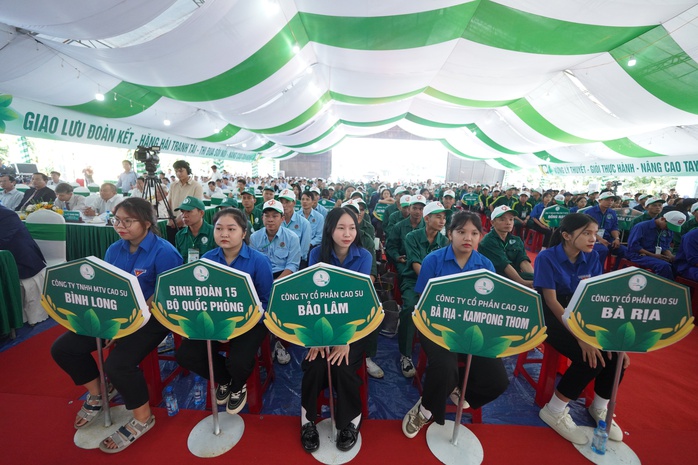 Ngành cao su vinh danh câu lạc bộ 2 tấn/ha và cá nhân tiêu biểu- Ảnh 4. Ngành cao su vinh danh câu lạc bộ 2 tấn/ha và cá nhân tiêu biểu- Ảnh 4.