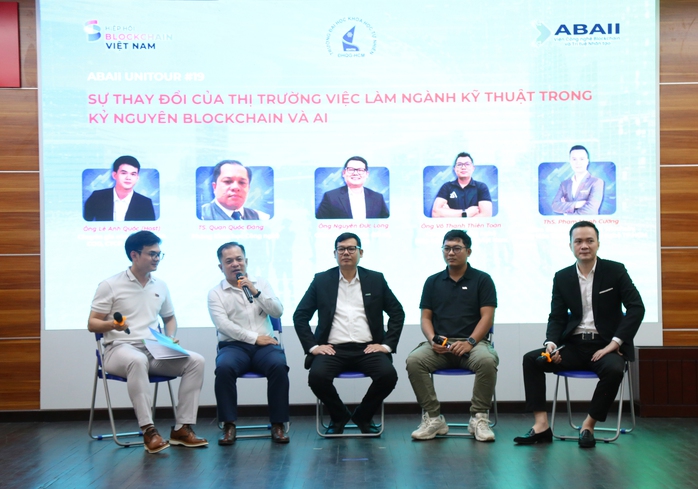 Thu nhập trung bình của kỹ sư AI có thể đến 800.000 USD/năm- Ảnh 1. Thu nhập trung bình của kỹ sư AI có thể đến 800.000 USD/năm- Ảnh 1.