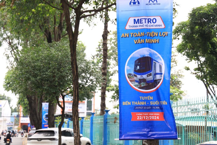 Metro số 1 mở màn hành trình: Không khí náo nức khắp thành phố- Ảnh 1. Metro số 1 mở màn hành trình: Không khí náo nức khắp thành phố- Ảnh 1.