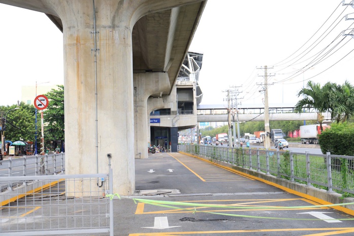 Metro số 1 mở màn hành trình: Không khí náo nức khắp thành phố- Ảnh 4. Metro số 1 mở màn hành trình: Không khí náo nức khắp thành phố- Ảnh 4.