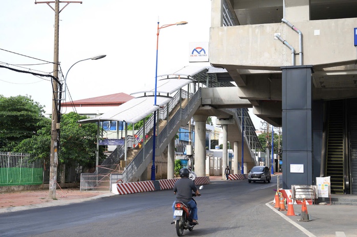 Metro số 1 mở màn hành trình: Không khí náo nức khắp thành phố- Ảnh 6. Metro số 1 mở màn hành trình: Không khí náo nức khắp thành phố- Ảnh 6.