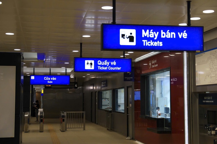 Metro số 1 mở màn hành trình: Không khí náo nức khắp thành phố- Ảnh 3. Metro số 1 mở màn hành trình: Không khí náo nức khắp thành phố- Ảnh 3.