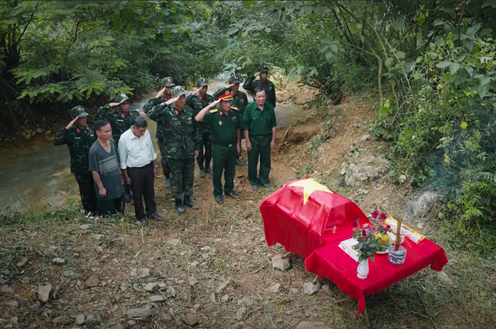 "Không thời gian" đong đầy cảm xúc tình quân dân, tình đồng đội- Ảnh 2. "Không thời gian" đong đầy cảm xúc tình quân dân, tình đồng đội- Ảnh 2.