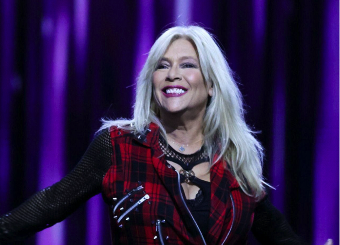 "Biểu tượng gợi cảm" Samantha Fox háo hức trước đêm diễn đầu tiên ở Việt Nam- Ảnh 1. "Biểu tượng gợi cảm" Samantha Fox háo hức trước đêm diễn đầu tiên ở Việt Nam- Ảnh 1.