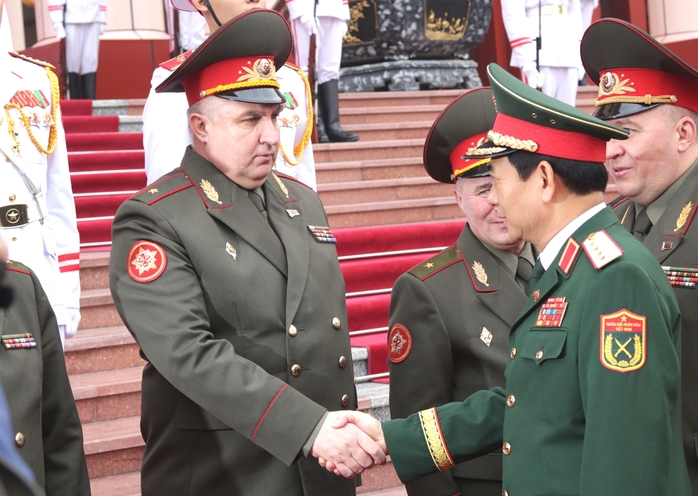 Bộ trưởng Quốc phòng Belarus thăm chính thức Việt Nam- Ảnh 4. Bộ trưởng Quốc phòng Belarus thăm chính thức Việt Nam- Ảnh 4.