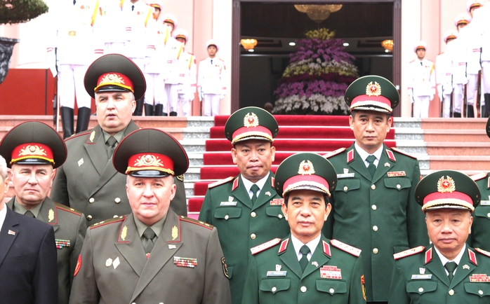 Bộ trưởng Quốc phòng Belarus thăm chính thức Việt Nam- Ảnh 5. Bộ trưởng Quốc phòng Belarus thăm chính thức Việt Nam- Ảnh 5.