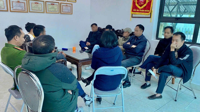 Thông tin mới vụ nữ sinh bị bố và chú ruột hành hung- Ảnh 1. Thông tin mới vụ nữ sinh bị bố và chú ruột hành hung- Ảnh 1.