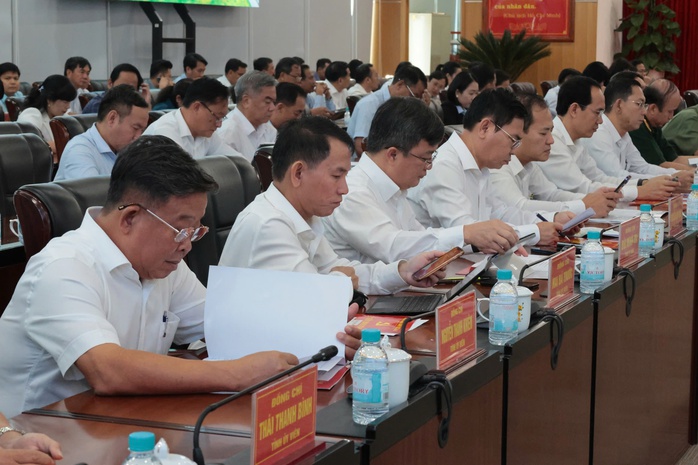 Bình Dương hợp nhất một số sở, kết thúc hoạt động nhiều đơn vị- Ảnh 2. Bình Dương hợp nhất một số sở, kết thúc hoạt động nhiều đơn vị- Ảnh 2.