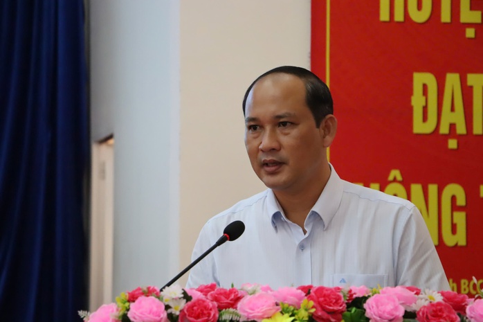 Trao hàng trăm suất học bổng cho học sinh ở Cà Mau- Ảnh 2. Trao hàng trăm suất học bổng cho học sinh ở Cà Mau- Ảnh 2.