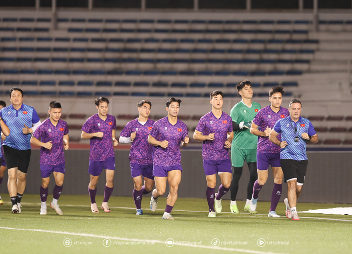 HLV Kim Sang-sik: Tuyển Việt Nam không phân cầu thủ đá chính hay dự bị- Ảnh 3. HLV Kim Sang-sik: Tuyển Việt Nam không phân cầu thủ đá chính hay dự bị- Ảnh 3.