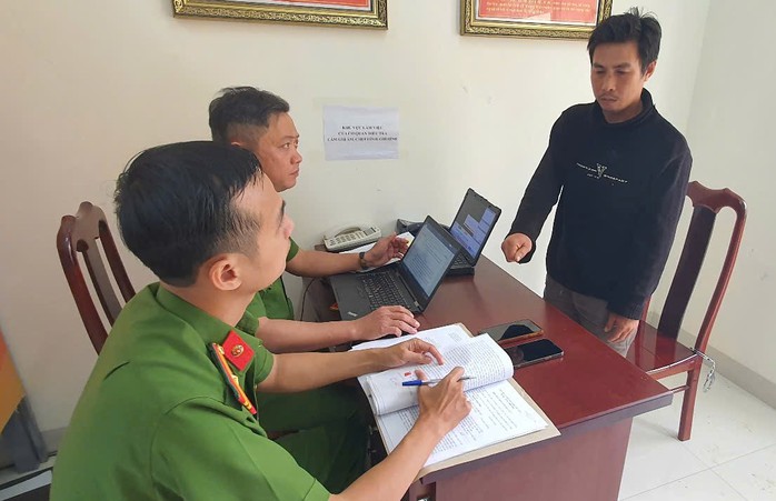 Can ngăn vụ mâu thuẫn tình cảm, người đàn ông bị đâm tử vong - Ảnh 1. Can ngăn vụ mâu thuẫn tình cảm, người đàn ông bị đâm tử vong - Ảnh 1.