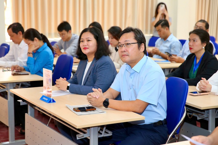 Cùng “Giúp nhau về nhà - Để Tết này ai cũng có Tết nguyên nhà”- Ảnh 3. Cùng “Giúp nhau về nhà - Để Tết này ai cũng có Tết nguyên nhà”- Ảnh 3.