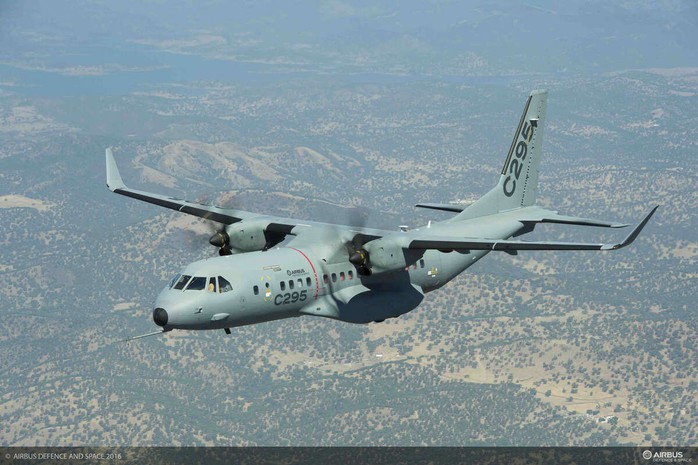 Airbus mang máy bay săn ngầm đến triển lãm quốc phòng Việt Nam- Ảnh 2. Airbus mang máy bay săn ngầm đến triển lãm quốc phòng Việt Nam- Ảnh 2.