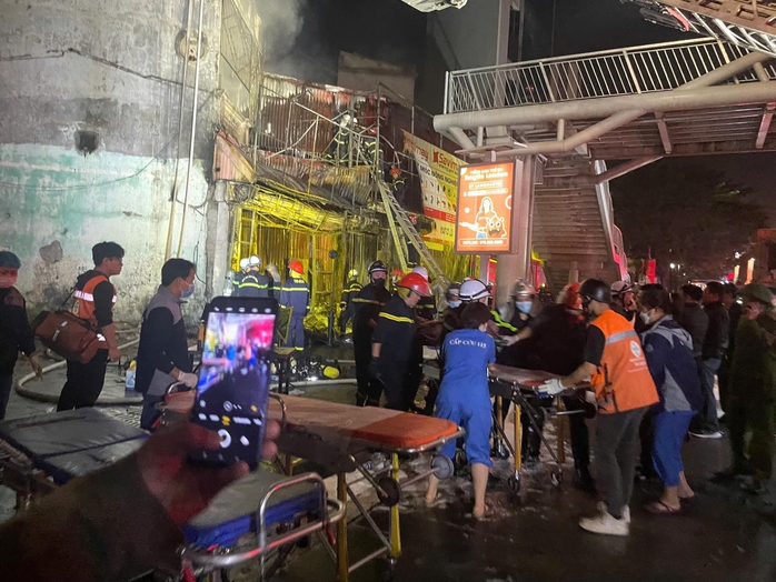 Cháy lớn quán cà phê ở Hà Nội, nhiều người tử vong- Ảnh 7. Cháy lớn quán cà phê ở Hà Nội, nhiều người tử vong- Ảnh 7.