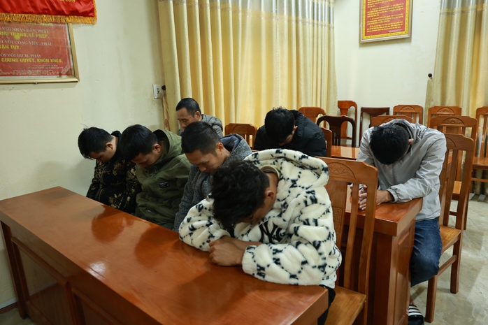 Bắt tạm giam Hiếu “Xì-po” và 9 đồng phạm- Ảnh 3. Bắt tạm giam Hiếu “Xì-po” và 9 đồng phạm- Ảnh 3.