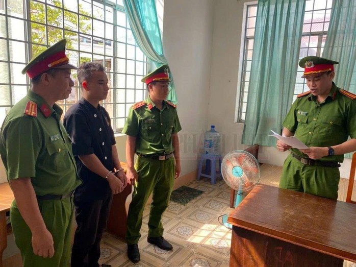 Thợ hàn bất cẩn gây cháy 11 tàu cá tại Phan Thiết bị truy tố- Ảnh 1. Thợ hàn bất cẩn gây cháy 11 tàu cá tại Phan Thiết bị truy tố- Ảnh 1.