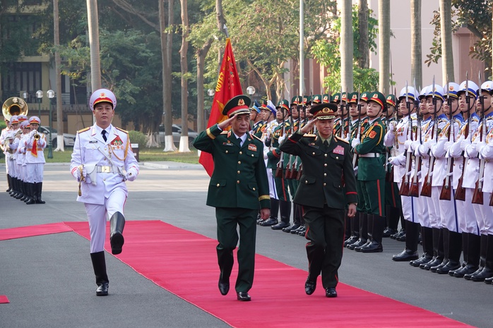 Đại tướng Phan Văn Giang đón Bộ trưởng Quốc phòng Lào thăm chính thức Việt Nam- Ảnh 3. Đại tướng Phan Văn Giang đón Bộ trưởng Quốc phòng Lào thăm chính thức Việt Nam- Ảnh 3.