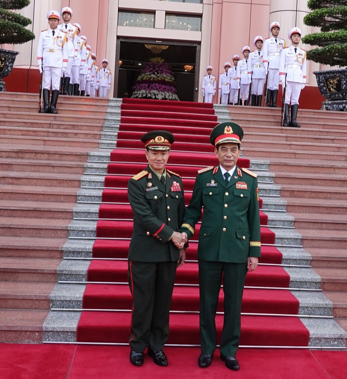 Đại tướng Phan Văn Giang đón Bộ trưởng Quốc phòng Lào thăm chính thức Việt Nam- Ảnh 4. Đại tướng Phan Văn Giang đón Bộ trưởng Quốc phòng Lào thăm chính thức Việt Nam- Ảnh 4.