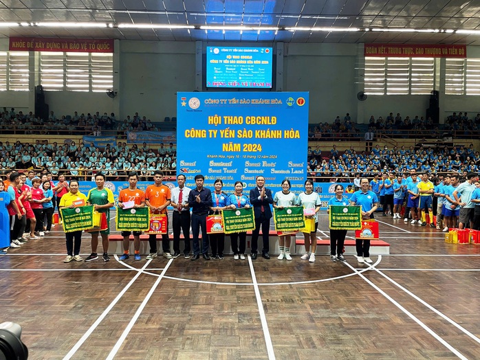 Sôi nổi Hội thao cán bộ công nhân lao động Yến sào Khánh Hòa- Ảnh 8. Sôi nổi Hội thao cán bộ công nhân lao động Yến sào Khánh Hòa- Ảnh 8.