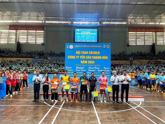Sôi nổi Hội thao cán bộ công nhân lao động Yến sào Khánh Hòa- Ảnh 9. Sôi nổi Hội thao cán bộ công nhân lao động Yến sào Khánh Hòa- Ảnh 9.