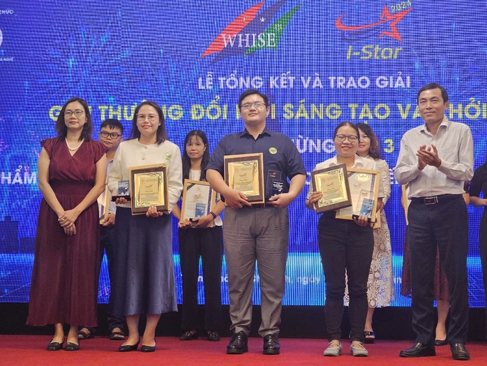 Báo Người Lao Động đoạt giải I-Star 2024- Ảnh 1. Báo Người Lao Động đoạt giải I-Star 2024- Ảnh 1.