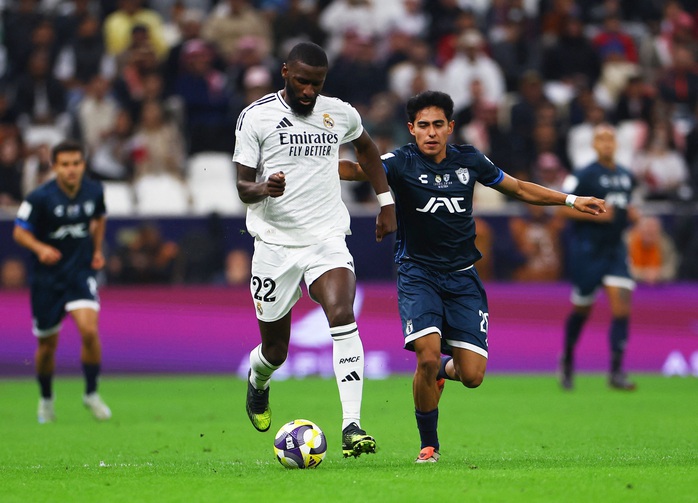 Tam tấu tỏa sáng, Real Madrid đăng quang FIFA Intercontinental Cup- Ảnh 2. Tam tấu tỏa sáng, Real Madrid đăng quang FIFA Intercontinental Cup- Ảnh 2.