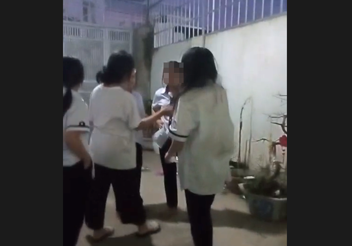 Kết quả vụ nữ sinh lớp 6 ở Kon Tum bị nhóm bạn vây đánh- Ảnh 1. Kết quả vụ nữ sinh lớp 6 ở Kon Tum bị nhóm bạn vây đánh- Ảnh 1.