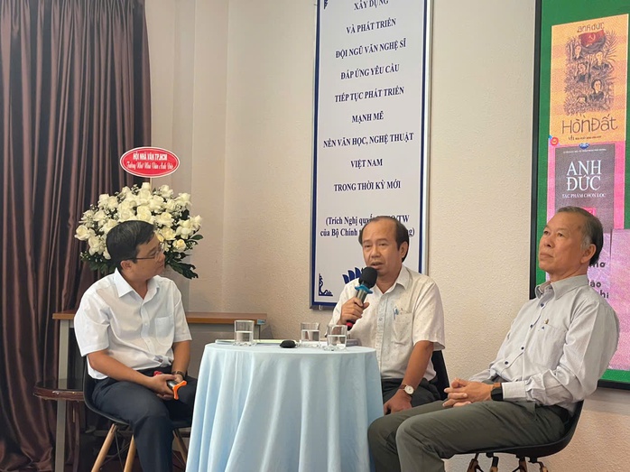 Tôn vinh và ôn kỷ niệm về nhà văn Anh Đức- Ảnh 3. Tôn vinh và ôn kỷ niệm về nhà văn Anh Đức- Ảnh 3.