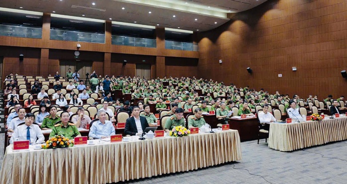 Công an TP HCM: Trung bình mỗi vụ lừa đảo trên mạng, người dân mất 5 tỉ đồng- Ảnh 1. Công an TP HCM: Trung bình mỗi vụ lừa đảo trên mạng, người dân mất 5 tỉ đồng- Ảnh 1.