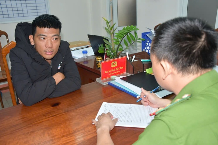 Công an 3 tỉnh thành hợp lực bắt nhóm cho vay lãi nặng- Ảnh 1. Công an 3 tỉnh thành hợp lực bắt nhóm cho vay lãi nặng- Ảnh 1.