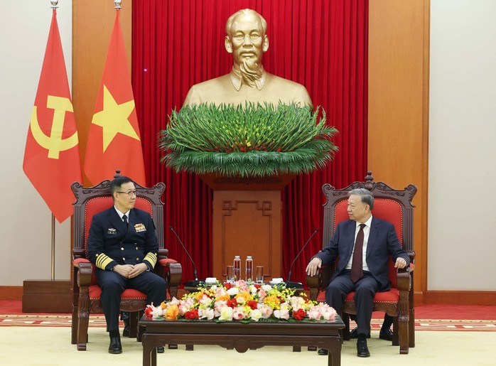 Tổng Bí thư Tô Lâm, Bí thư Quân ủy Trung ương, tiếp Thượng tướng Đổng Quân, Bộ trưởng Quốc phòng Trung Quốc, ngày 19-12. Ảnh: TTXVN Tổng Bí thư Tô Lâm, Bí thư Quân ủy Trung ương, tiếp Thượng tướng Đổng Quân, Bộ trưởng Quốc phòng Trung Quốc, ngày 19-12. Ảnh: TTXVN