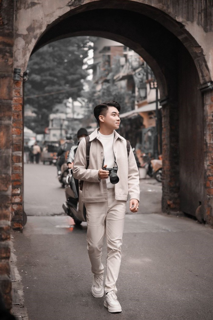 Giọng hát hay Hà Nội ra MV đầu tay về vẻ đẹp thủ đô- Ảnh 3. Giọng hát hay Hà Nội ra MV đầu tay về vẻ đẹp thủ đô- Ảnh 3.