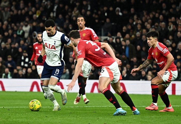 Rượt đuổi 7 bàn với Tottenham, Man United dừng bước tứ kết League Cup- Ảnh 4. Rượt đuổi 7 bàn với Tottenham, Man United dừng bước tứ kết League Cup- Ảnh 4.