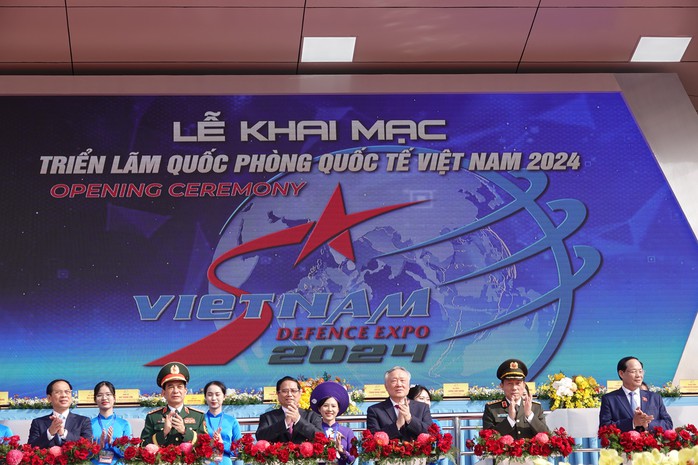 Thủ tướng thăm các gian trưng bày tại Triển lãm Quốc phòng quốc tế Việt Nam 2024- Ảnh 3. Thủ tướng thăm các gian trưng bày tại Triển lãm Quốc phòng quốc tế Việt Nam 2024- Ảnh 3.