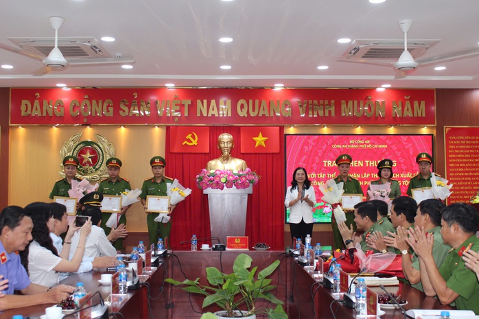 Công an TP HCM triệt phá nhiều đường dây tội phạm nguy hiểm- Ảnh 5. Công an TP HCM triệt phá nhiều đường dây tội phạm nguy hiểm- Ảnh 5.