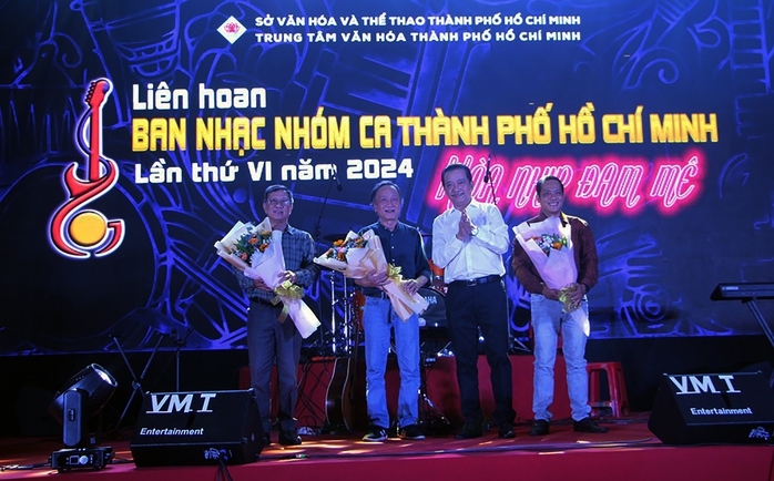 Liên hoan âm nhạc "Hòa nhịp đam mê" thu hút khán giả trẻ- Ảnh 1. Liên hoan âm nhạc "Hòa nhịp đam mê" thu hút khán giả trẻ- Ảnh 1.