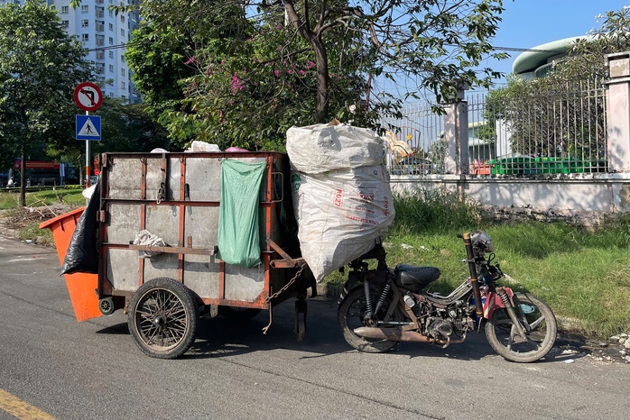 Bị cảnh sát xử phạt, nhiều người ở quận Bình Thạnh tỏ ra rất buồn dù biết sai- Ảnh 1. Bị cảnh sát xử phạt, nhiều người ở quận Bình Thạnh tỏ ra rất buồn dù biết sai- Ảnh 1.