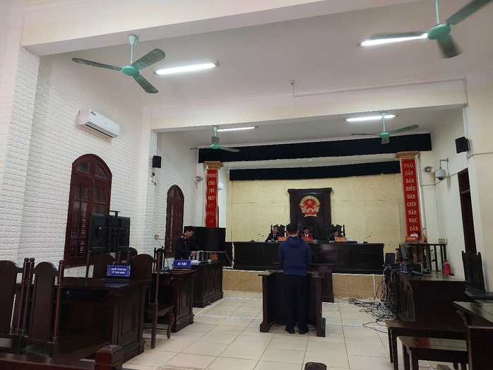 Quảng Bình: Phạt 18 tháng tù kẻ mạo danh "nhà báo" tống tiền doanh nghiệp- Ảnh 1. Quảng Bình: Phạt 18 tháng tù kẻ mạo danh "nhà báo" tống tiền doanh nghiệp- Ảnh 1.