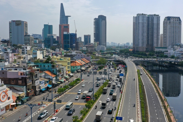 Việc điều chỉnh khung giờ lưu thông sẽ giúp giảm thiểu ùn tắc giao thôngẢnh: HOÀNG TRIỀU Việc điều chỉnh khung giờ lưu thông sẽ giúp giảm thiểu ùn tắc giao thôngẢnh: HOÀNG TRIỀU
