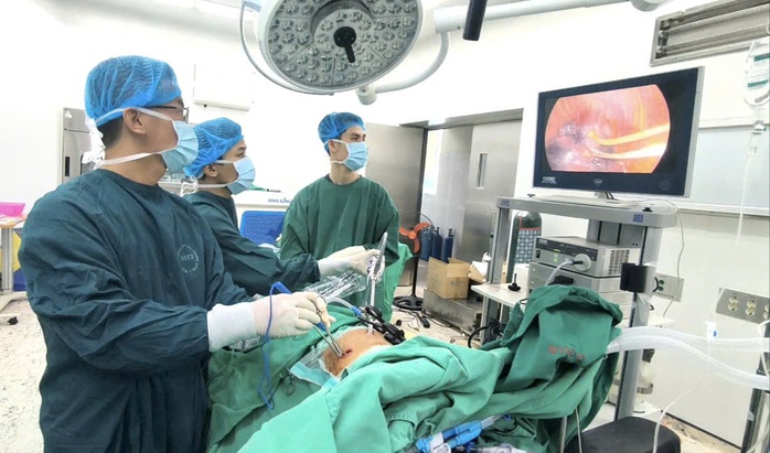 Thủng phổi sau khi hút cả bao thuốc lá mỗi ngày- Ảnh 1. Thủng phổi sau khi hút cả bao thuốc lá mỗi ngày- Ảnh 1.