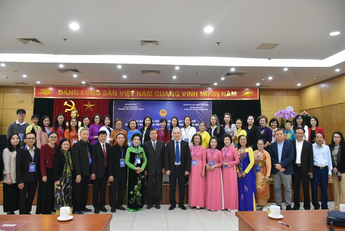 Tập huấn giảng dạy tiếng Việt cho giáo viên người Việt Nam ở nước ngoài- Ảnh 2. Tập huấn giảng dạy tiếng Việt cho giáo viên người Việt Nam ở nước ngoài- Ảnh 2.