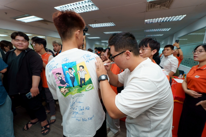 Võ Thanh Hòa tiết lộ: "Kính vạn hoa" là phim chữa lành- Ảnh 7. Võ Thanh Hòa tiết lộ: "Kính vạn hoa" là phim chữa lành- Ảnh 7.