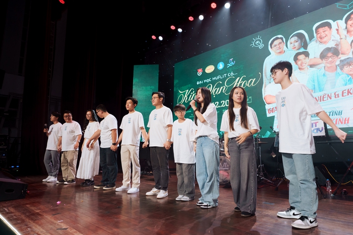 Võ Thanh Hòa tiết lộ: "Kính vạn hoa" là phim chữa lành- Ảnh 8. Võ Thanh Hòa tiết lộ: "Kính vạn hoa" là phim chữa lành- Ảnh 8.