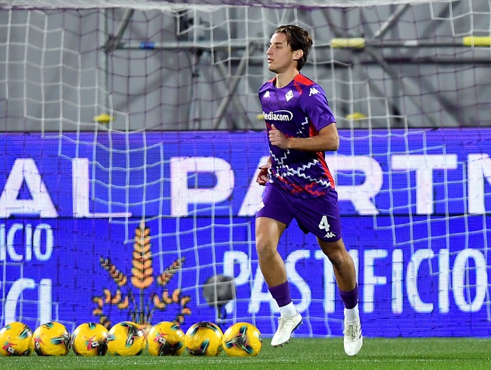 Gục ngã trên sân đấu, sao trẻ Fiorentina lâm cảnh nguy kịch- Ảnh 1. Gục ngã trên sân đấu, sao trẻ Fiorentina lâm cảnh nguy kịch- Ảnh 1.